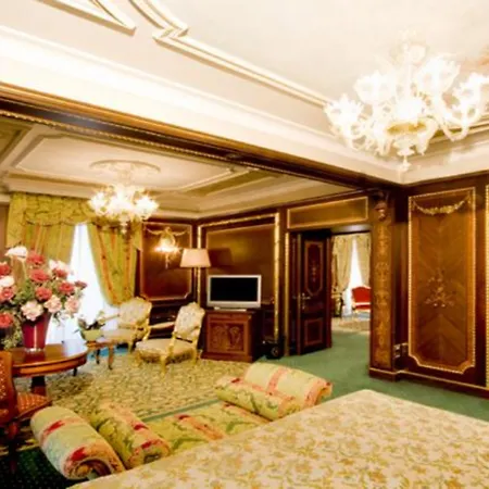 Hotel Grand Des Iles Borromees & 5*