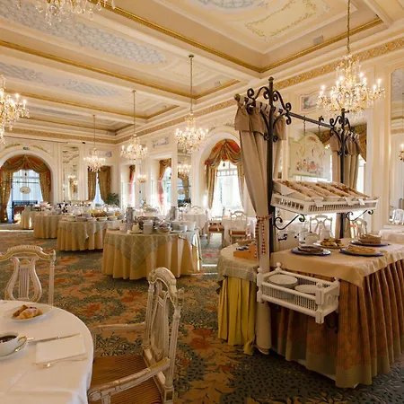 Hotel Grand Des Iles Borromees & 5*