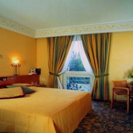 Hotel Grand Des Iles Borromees & 5*