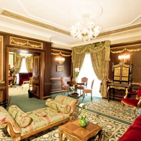 Grand Des Iles Borromees & Hotel